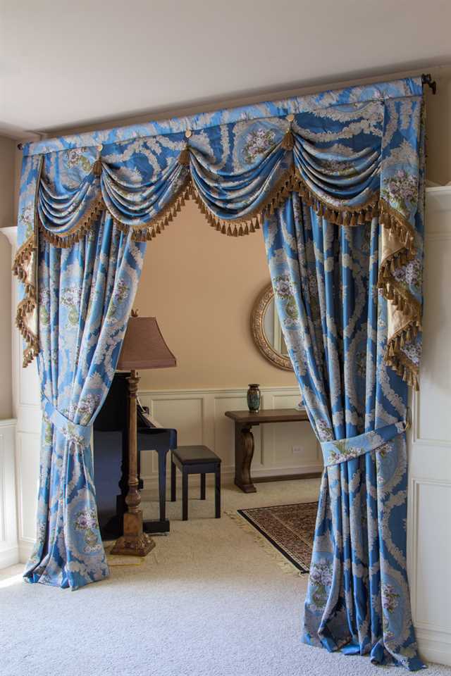 Luxury Swags and Tails Valance Curtain Drapes