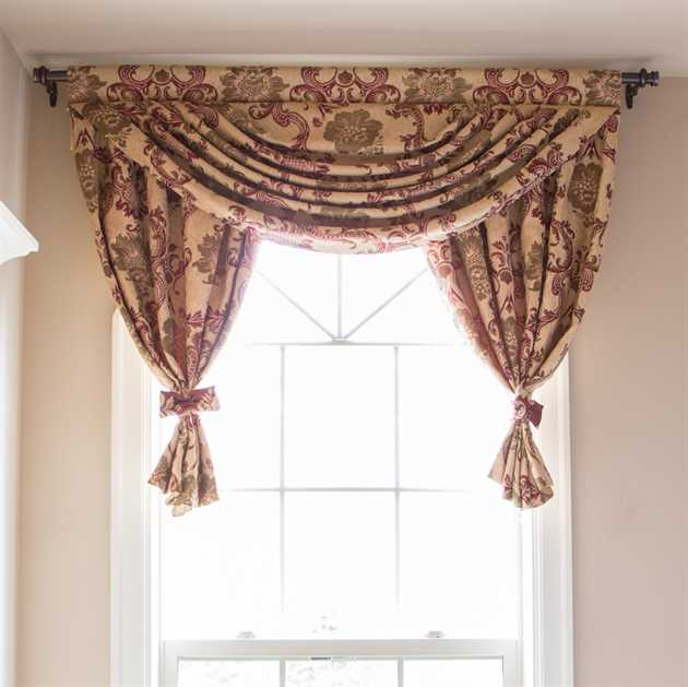 Picture of Rosy Queen Valance Only